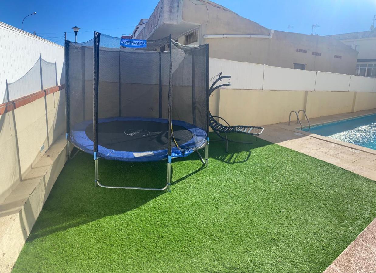 Villa Casa Con Gran Piscina Particular Cerca Playa Torredembarra Exterior foto